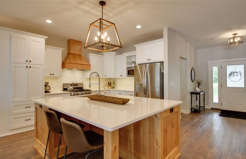 Alexandria House | Watercraft & Dock: Lakefront Retreat in Alexandria