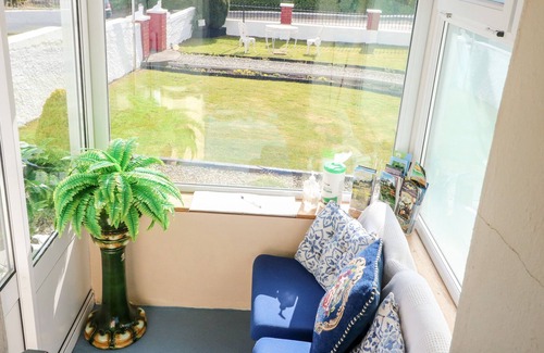 Shiplake Cottage | WATERFALL HOUSE, romantic, with a garden in Dunmanway, County Cork