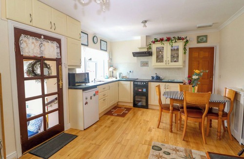 Shiplake Cottage | WATERFALL HOUSE, romantic, with a garden in Dunmanway, County Cork