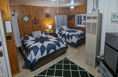 Park Rapids Apartment | Waterfrnt resort Studio Cabin 5, swim, kayak, walk to everything!