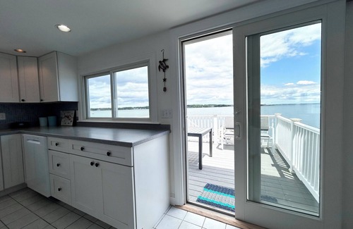 Mattapoisett House | Waterfront 2 Bedroom, 2 Bath - private beach - Aucoot Cove neighborhood - Mattapoisett