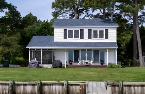 Tilghman House | Waterfront 3-Bedroom Cottage and Pet Friendly