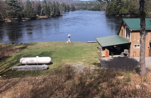 Greater Madawaska Cottage | Waterfront 4 Season Cottage/ Madawaska Rvr /Griffith ON/Sleeps 9/2 Bath