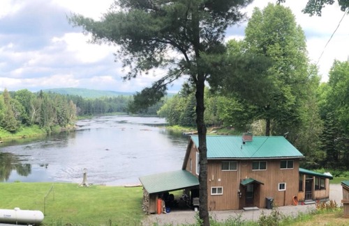 Greater Madawaska Cottage | Waterfront 4 Season Cottage/ Madawaska Rvr /Griffith ON/Sleeps 9/2 Bath
