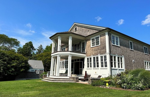Bristol House | Waterfront 6 Bedroom Estate on 1.3 Acres with Private Beach. Near Blithewold