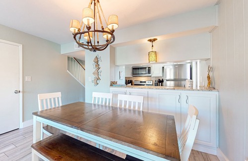 Harbor Oaks House | Waterfront at Bayhouse | Private Dock | 3 Pools & Tennis, Walk to Dining
