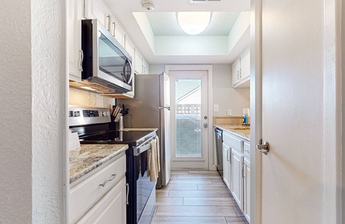 Harbor Oaks House | Waterfront at Bayhouse | Private Dock | 3 Pools & Tennis, Walk to Dining