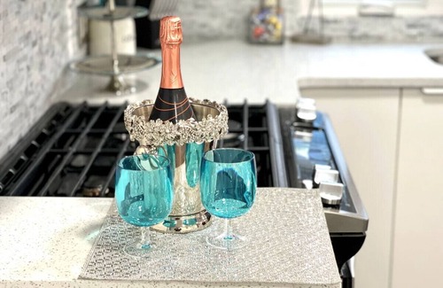 Bellmore House | Waterfront Beach House 30 Min from New York City