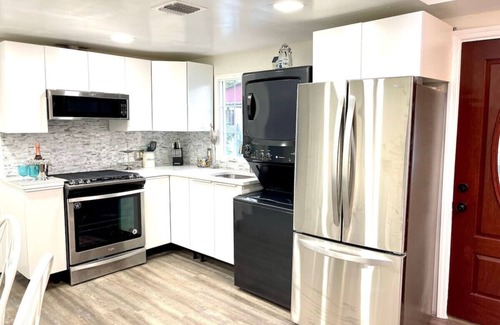 Bellmore House | Waterfront Beach House 30 Min from New York City