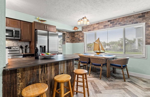 Spring Hill House | Waterfront Bliss in Hernando Beach. Dock, Kayaks & Sunsets