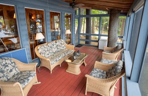 Oxford Cabin | Waterfront Cabin on Thompson Lake - Enveloped by Serene Pines
