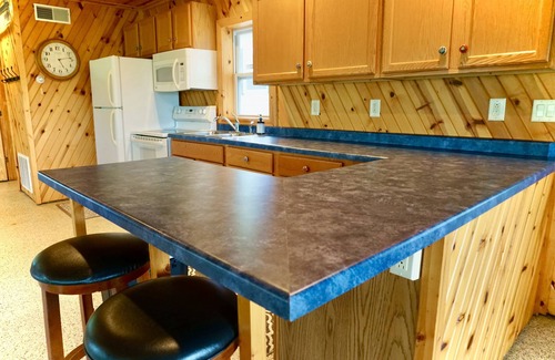 Potosi Cabin | Waterfront cabin with amazing views- Short drive to Dubuque,IA