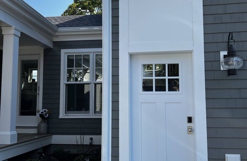 Portsmouth Cottage | Waterfront Carriage House "The Salty Dog" overlooking the Sakonnet RI