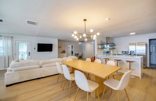 Seven Points House | Waterfront Cedar Creek Lake Gem: Near Marina!