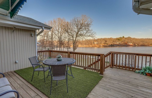 Cherokee Village House | Waterfront Cherokee Village Home w/Private Dock!