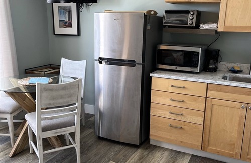 Ogunquit Condo | Waterfront Condo 1BR/1BA overlooking Ogunquit Beach very close to beach and town