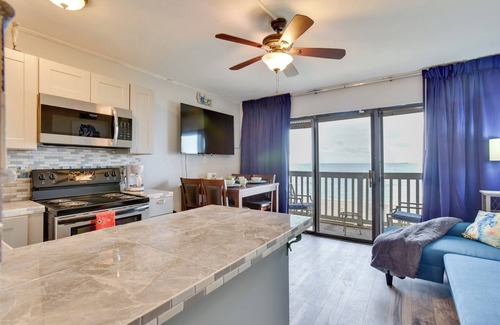 North Beach Condo | Waterfront Corpus Christi Escape w/Pool Access!