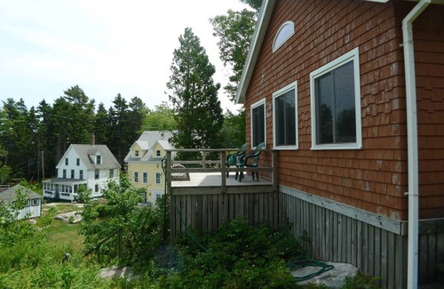 Southport Cottage | Waterfront Cottage With An Awesome View Of Capital And Burnt Island