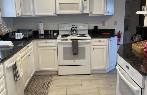Georgetown Cottage | Waterfront Cottage, Stunning Master BDR with Balcony, 3 full baths, Scenic views