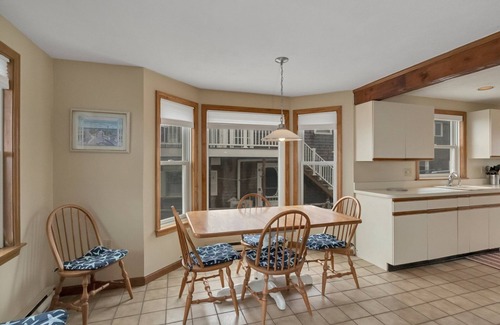 East Sandwich House | Waterfront cottage with private beach in Sandwich! 179B North Shore Blvd