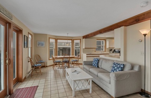 East Sandwich House | Waterfront cottage with private beach in Sandwich! 179B North Shore Blvd