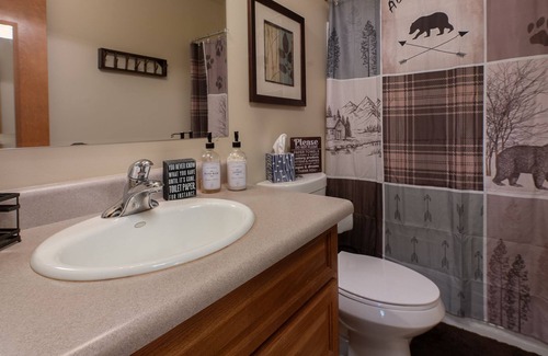 Townsend Cabin | Waterfront, Dog Friendly - West In Townsend Lodge