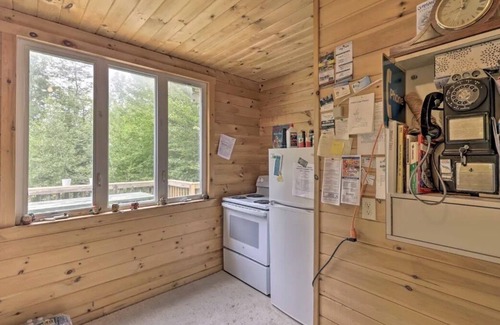 Harmony House | Waterfront dog-friendly home with a patio & grill
