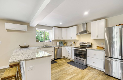 Cub Run House | Waterfront Escape in Cub Run w/Deck & Hot Tub!