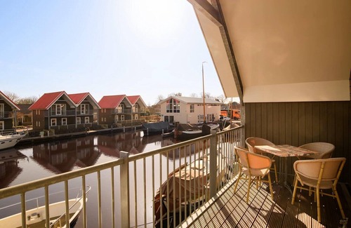 Terherne House | Waterfront escape with marina views