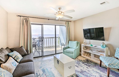 Crawfordville House | Waterfront Escape with Balcony on Shell Point Beach!
