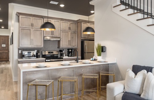 Helena Condo | Waterfront Executive Suite - 3 Bedroom w/Loft