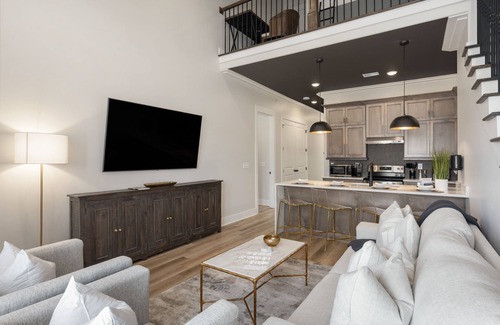 Helena Condo | Waterfront Executive Suite - 3 Bedroom w/Loft