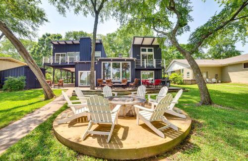 Cedar Creek Reservoir House | Waterfront Gem on Cedar Creek Lake with Deck and Games
