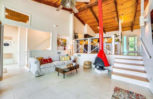 Cedar Creek Reservoir House | Waterfront Gem on Cedar Creek Lake with Deck and Games