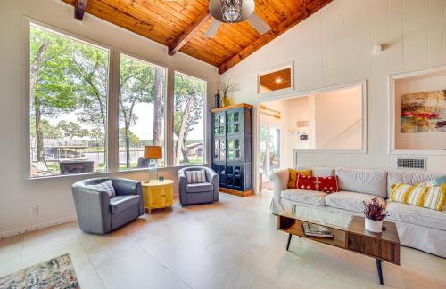 Cedar Creek Reservoir House | Waterfront Gem on Cedar Creek Lake with Deck and Games