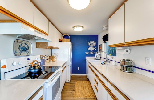 Camano Island Cabin | Waterfront Gem w/2 Patios on Camano Island