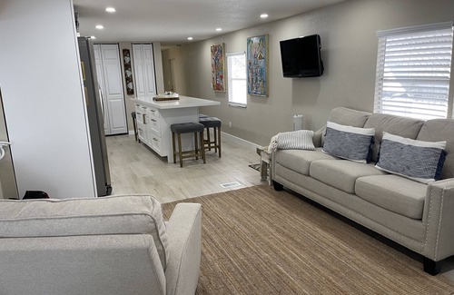Cross Key Waterways House | Waterfront getaway