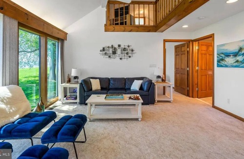 Dameron House | Waterfront getaway with private beach!