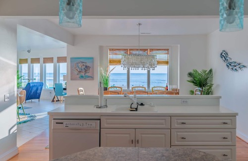 Davis Wharf House | Waterfront, Gorgeous 4 BDR, 3 BA Beautiful views & sunsets