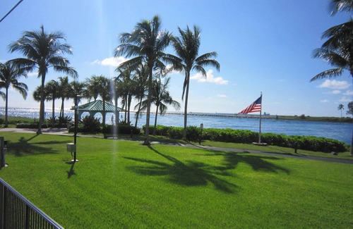 Palm Beach Shores Condo | Waterfront, Ground-Floor private residence with Ocean & Inlet views