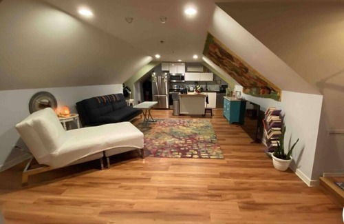 Fox Hill - Grandview House | Waterfront Hideaway PRIVATE 3rd flr guestsuite PRIVATE DECK Nature Preserve View