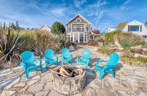 Gig Harbor House | Waterfront high end home-dock, hot tub funnn