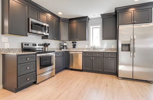 Charlestown House | Waterfront Historical District Home Near River