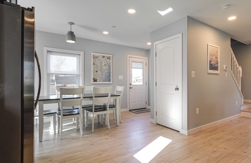 Charlestown House | Waterfront Historical District Home Near River