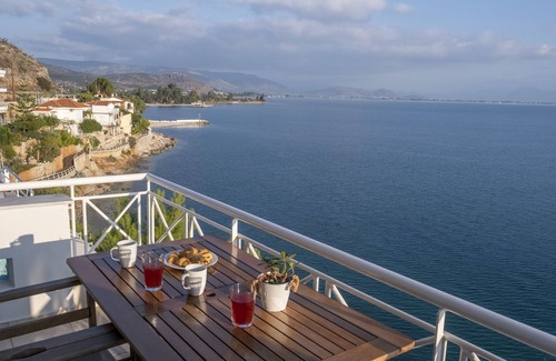 Kiveri Apartment | Waterfront Holiday apartment, in Kiveri, close to Nafplio, Mycenae, Peloponnese