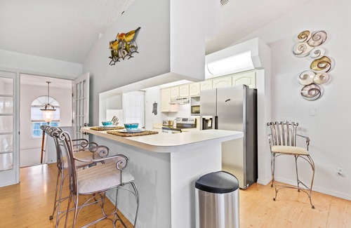 Highlands House | Waterfront home great for family gatherings or weekend getaways! Pet-friendly