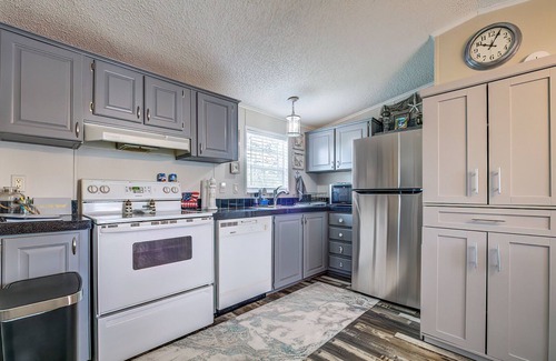 Crystal River House | Waterfront Home on deep canal, private dock, close to boat ramp Ft Island Trail