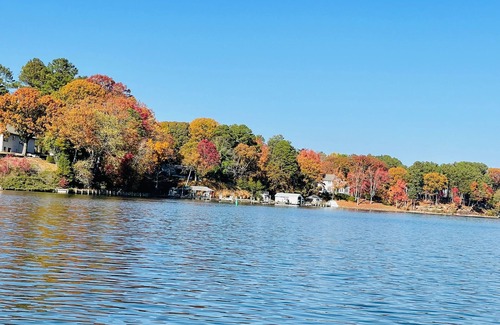 Lusby House | Waterfront home on Mill Creek-5BR-Hot tub & Kayaks