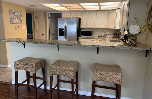 Chandler House | Waterfront Home! Relax & Enjoy the Serenity of Lake Palestine. n