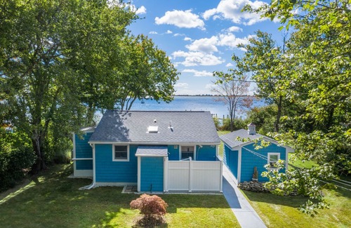 Charlestown Cottage | Waterfront home with private dock, kayaks & paddleboard!